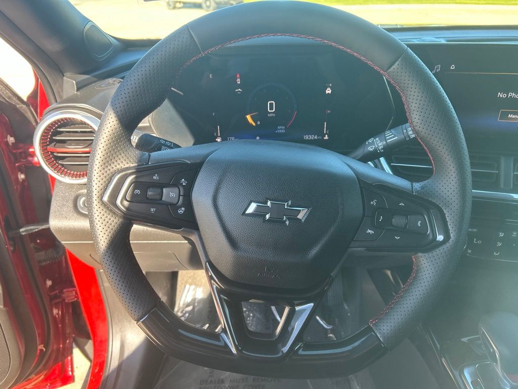 Used 2025 Chevrolet Trax SUV