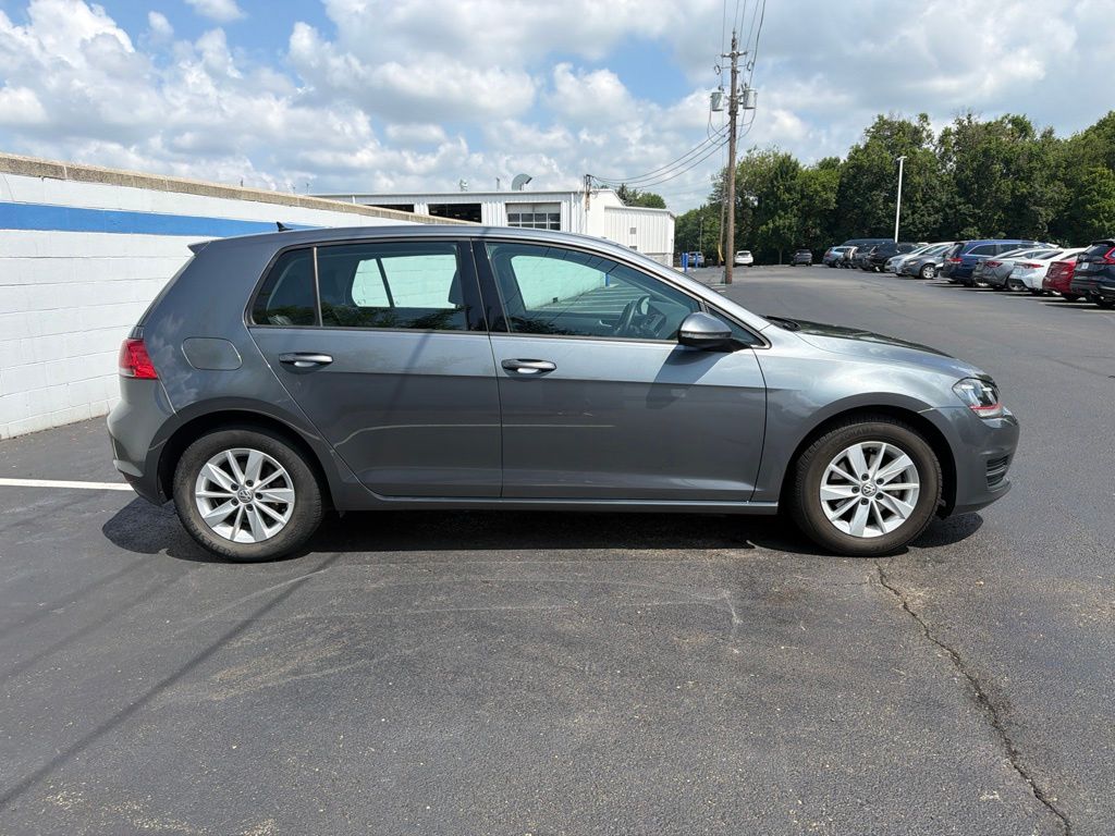 Thumbnail: 2015 Volkswagen Golf - 6