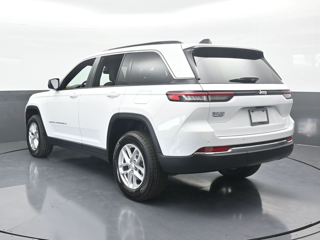 New 2025 Bright White Clearcoat Jeep Laredo image 4