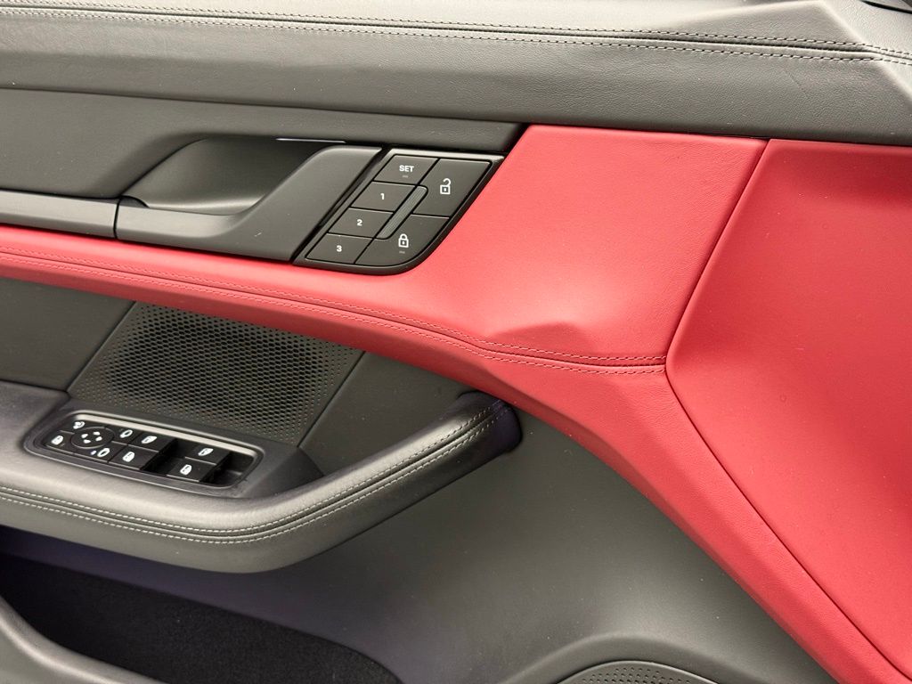2022 Porsche Taycan  18