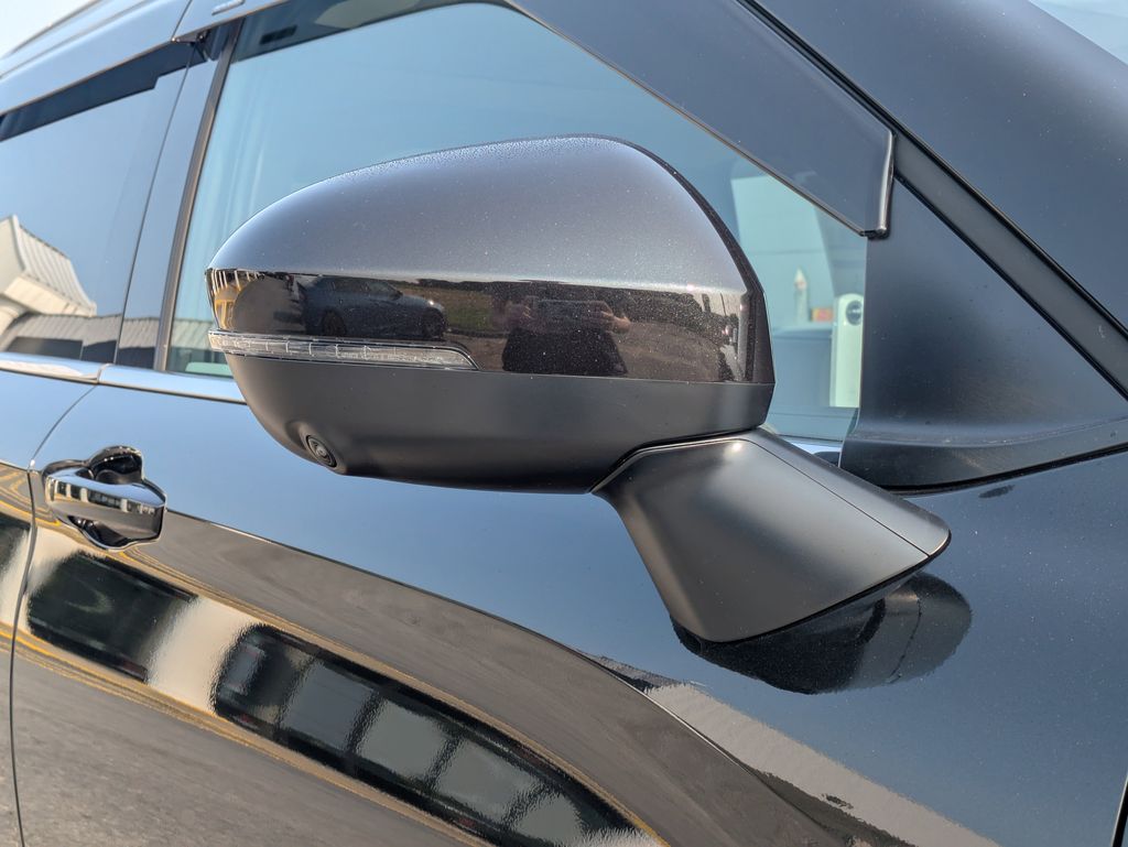 2025 Mitsubishi Outlander Plug-in Hybrid Platinum Edition - Photo 10