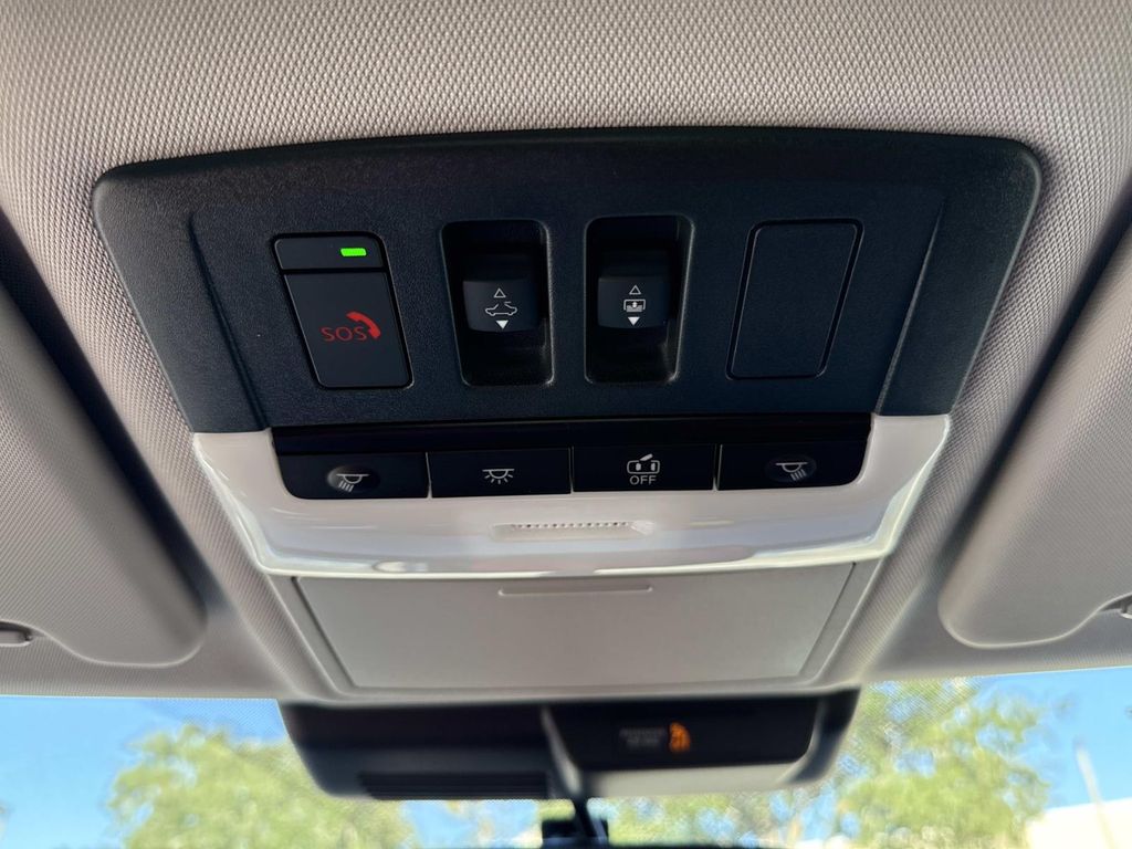 2025 Mitsubishi Outlander Plug-in Hybrid SE - Photo 40