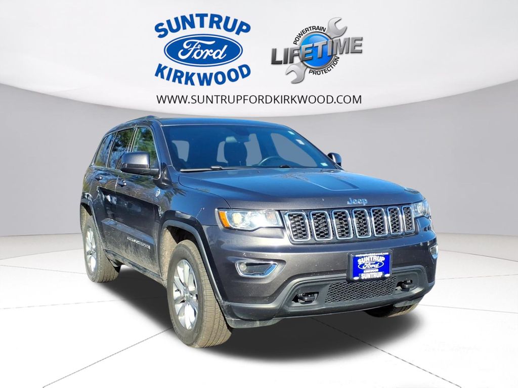 Gray (Granite Crystal Metallic Clearcoat) 2021 Jeep Grand Cherokee Laredo E 4WD SUV / Crossover Four-Wheel Drive 8-Speed Automatic