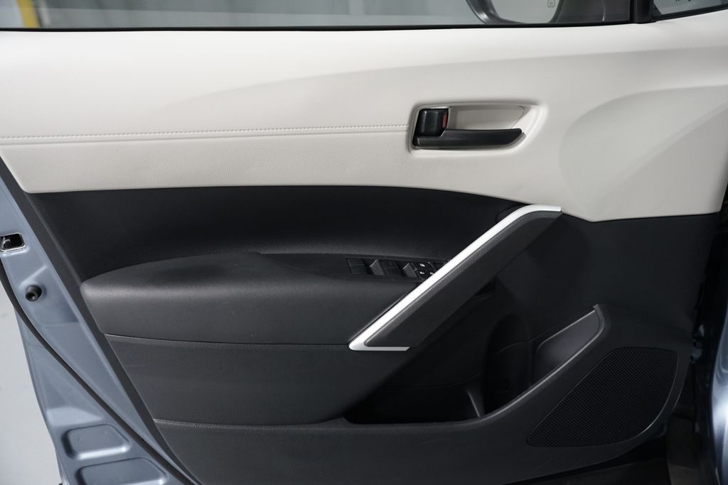 Thumbnail: 2025 Toyota Corolla Cross - 29