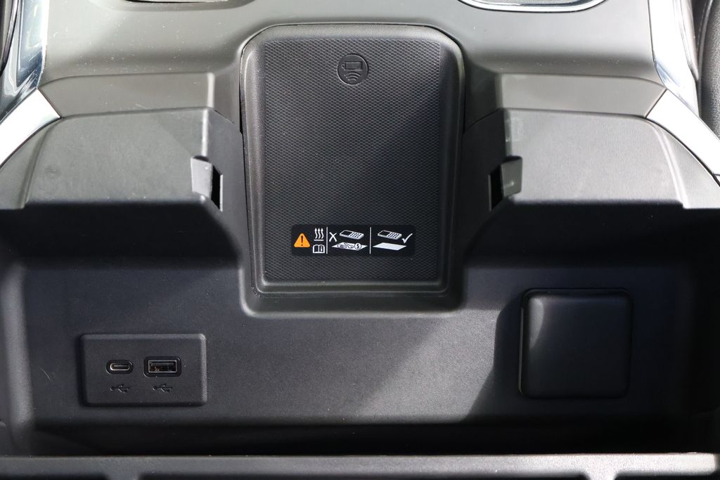 Thumbnail: 2022 Chevrolet Silverado 1500 - 25