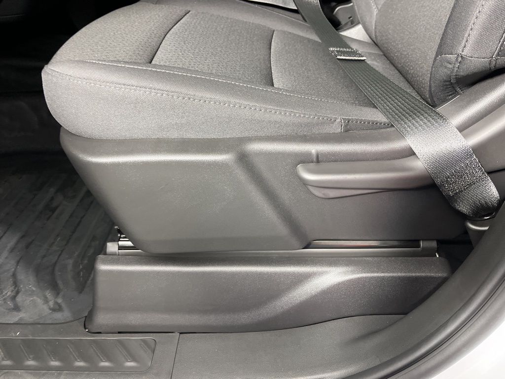 Thumbnail: 2026 Chevrolet Silverado 2500 - 27