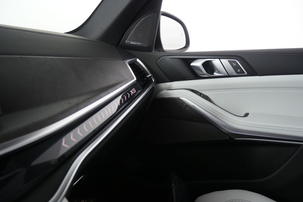 Thumbnail: 2026 BMW X5 - 24