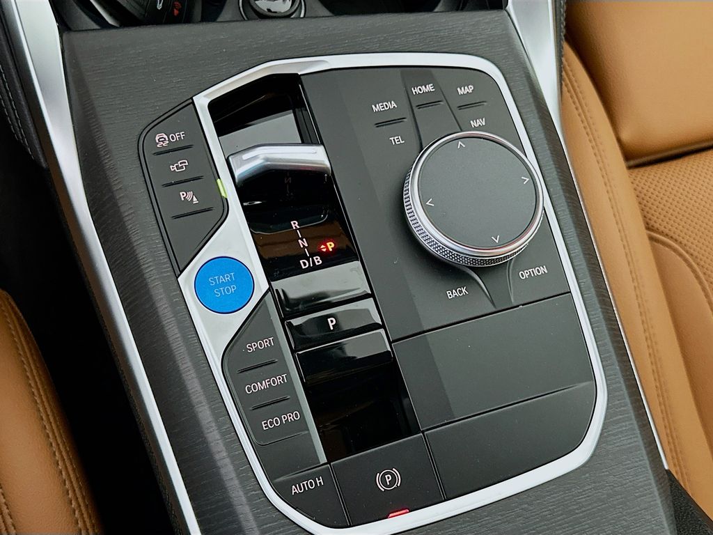 Thumbnail: 2025 BMW i4 - 15