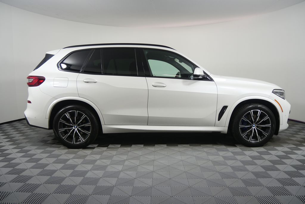 Thumbnail: 2023 BMW X5 - 2