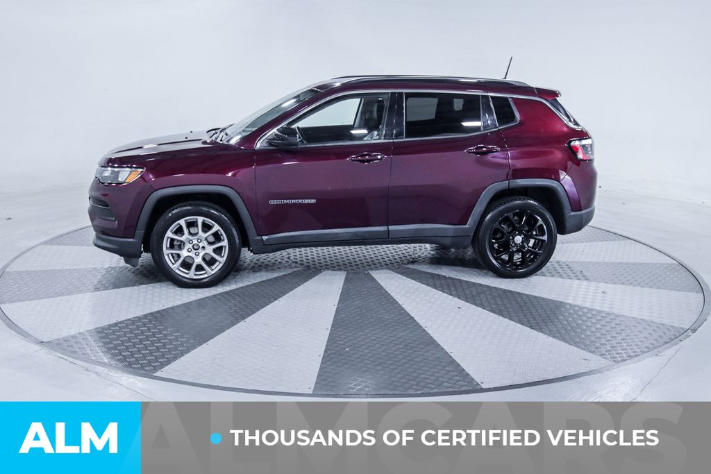 Used 2022 Red Jeep Latitude Lux image 4
