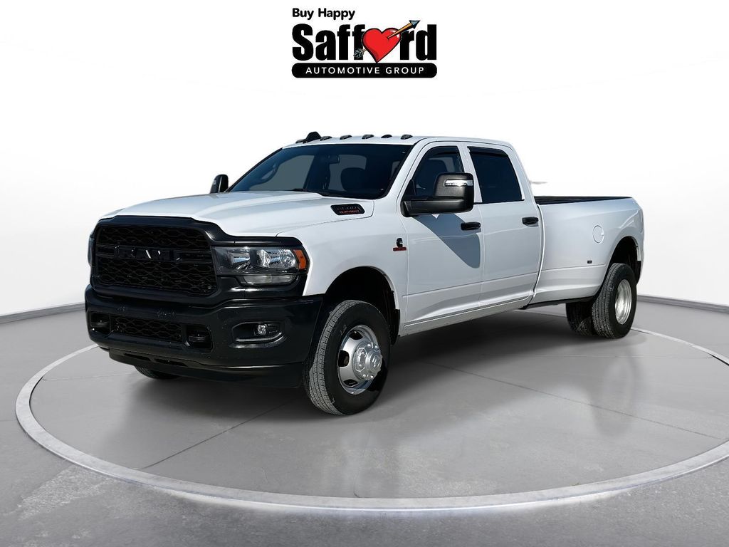 2024 RAM 3500 Tradesman Crew Cab LB DRW 4WD