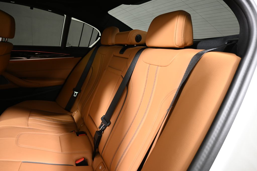 Thumbnail: 2023 BMW 5 Series - 5