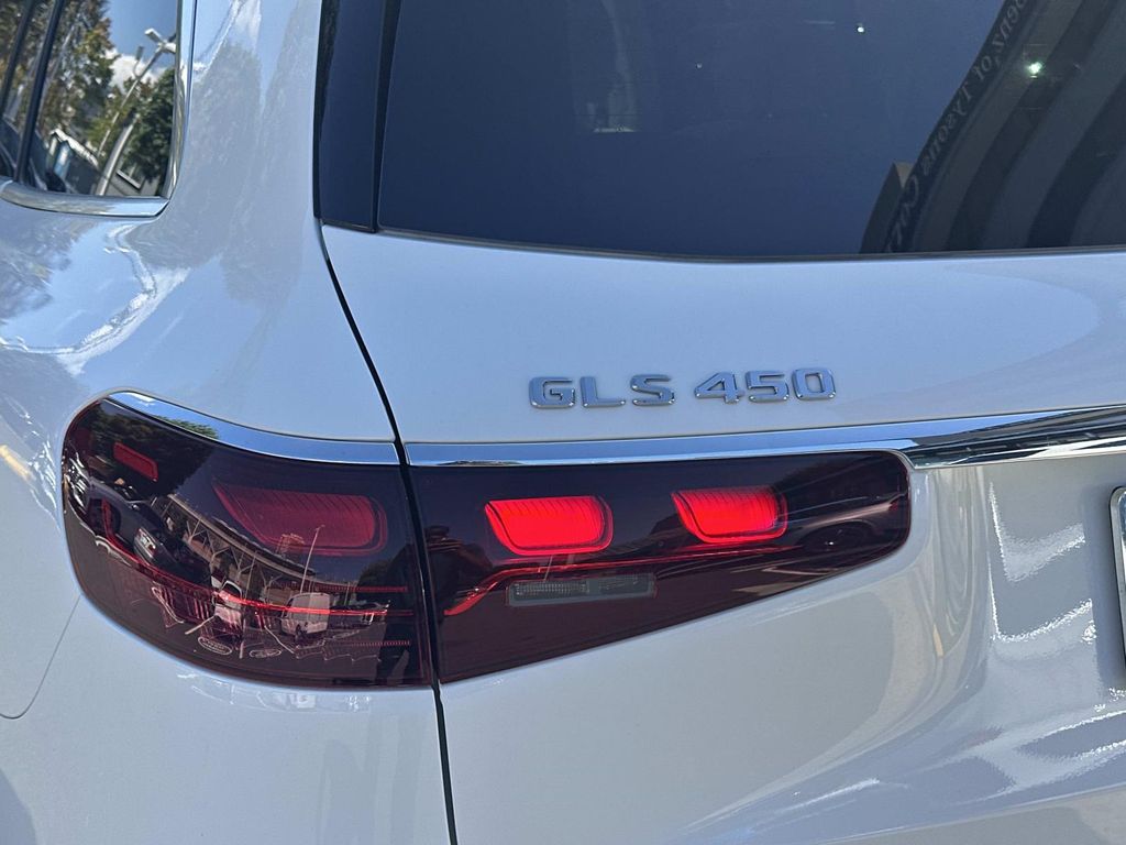 Thumbnail: 2024 Mercedes-Benz GLS - 10