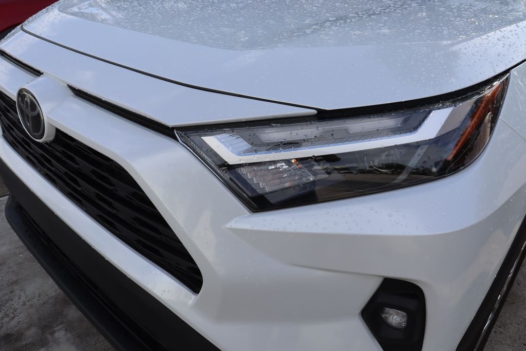 2023 Toyota RAV4 XLE Premium 3