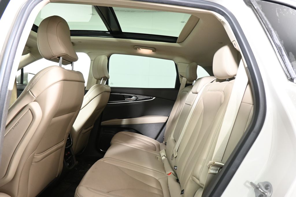 Thumbnail: 2023 Lincoln Nautilus - 7