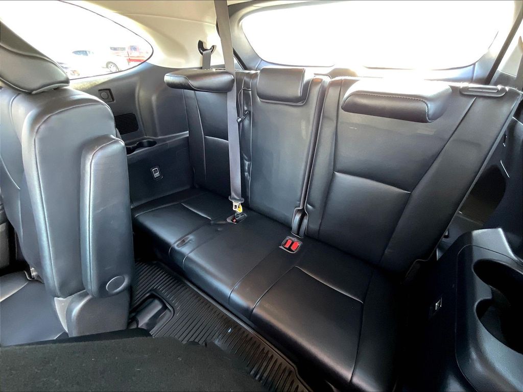 2021 Toyota Highlander — photo 16