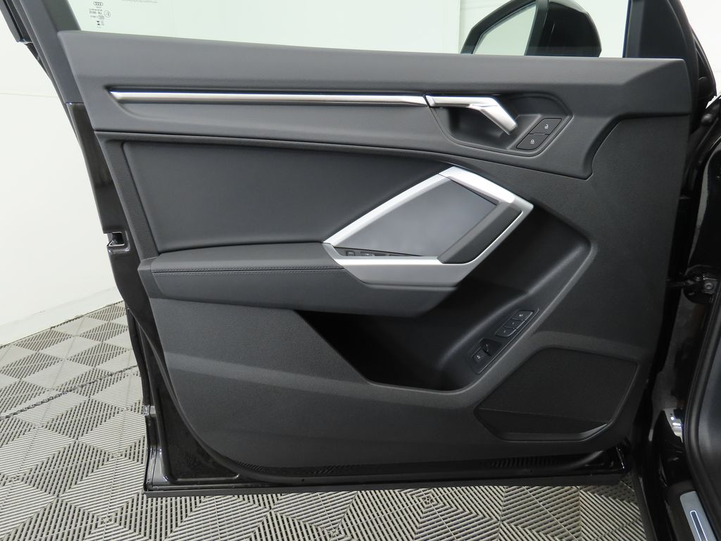 Thumbnail: 2025 Audi Q3 - 25