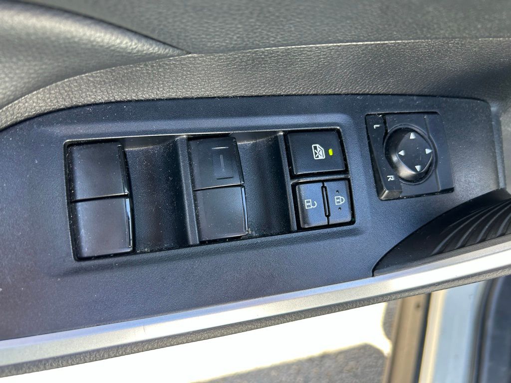 Thumbnail: 2022 Toyota RAV4 - 16