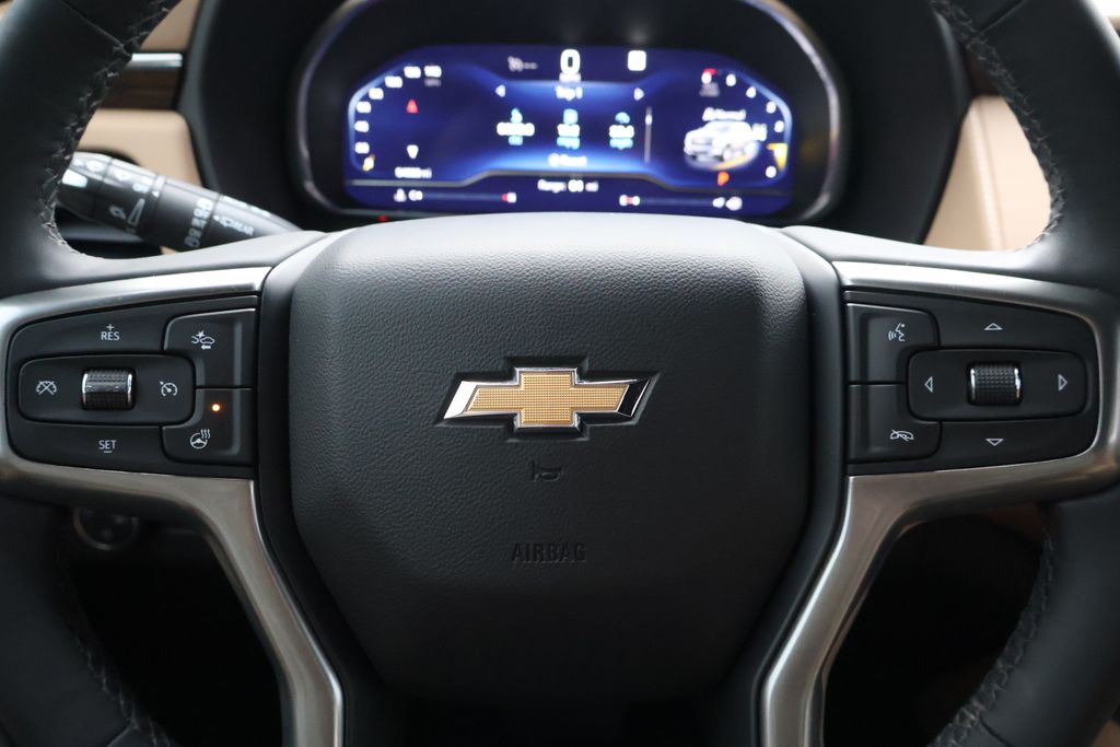 Thumbnail: 2023 Chevrolet Suburban - 21