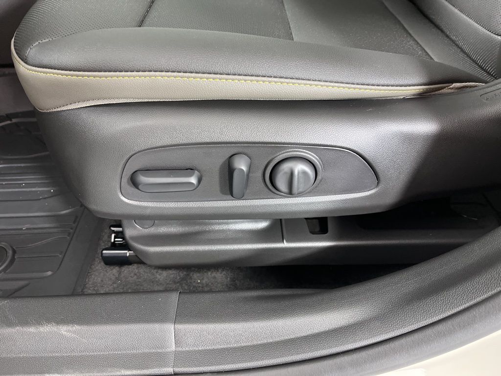 Thumbnail: 2026 Chevrolet Trax - 24