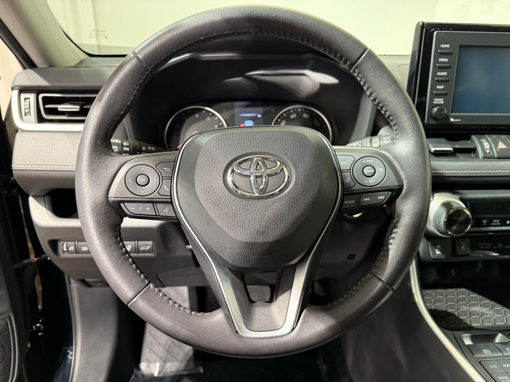 Thumbnail: 2022 Toyota RAV4 - 24