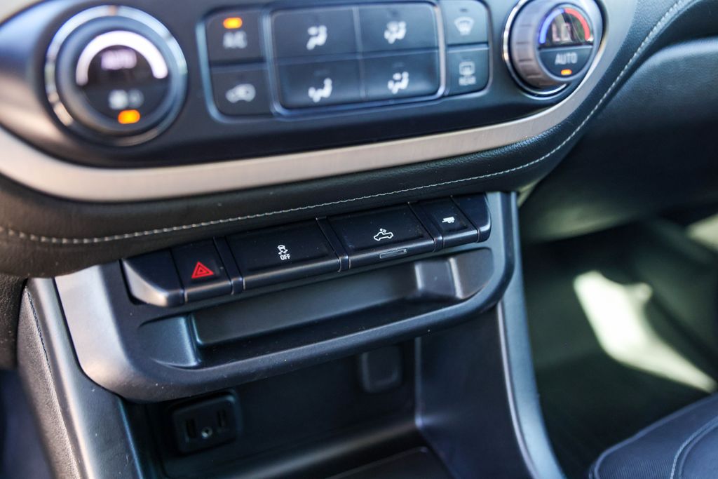 Used Car 2022 Gmc Canyon  Elevation For Sale Under $30,000 In Austin, Texas