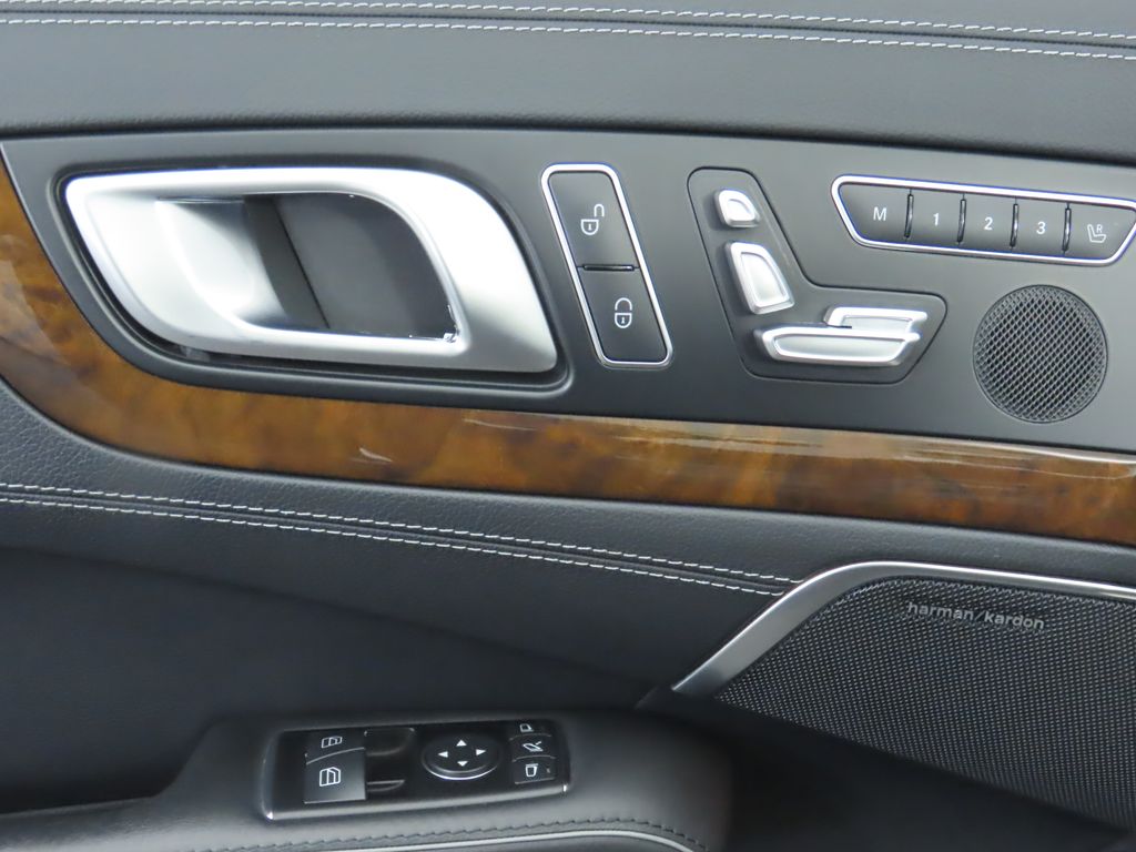 Thumbnail: 2013 Mercedes-Benz SL-Class - 29