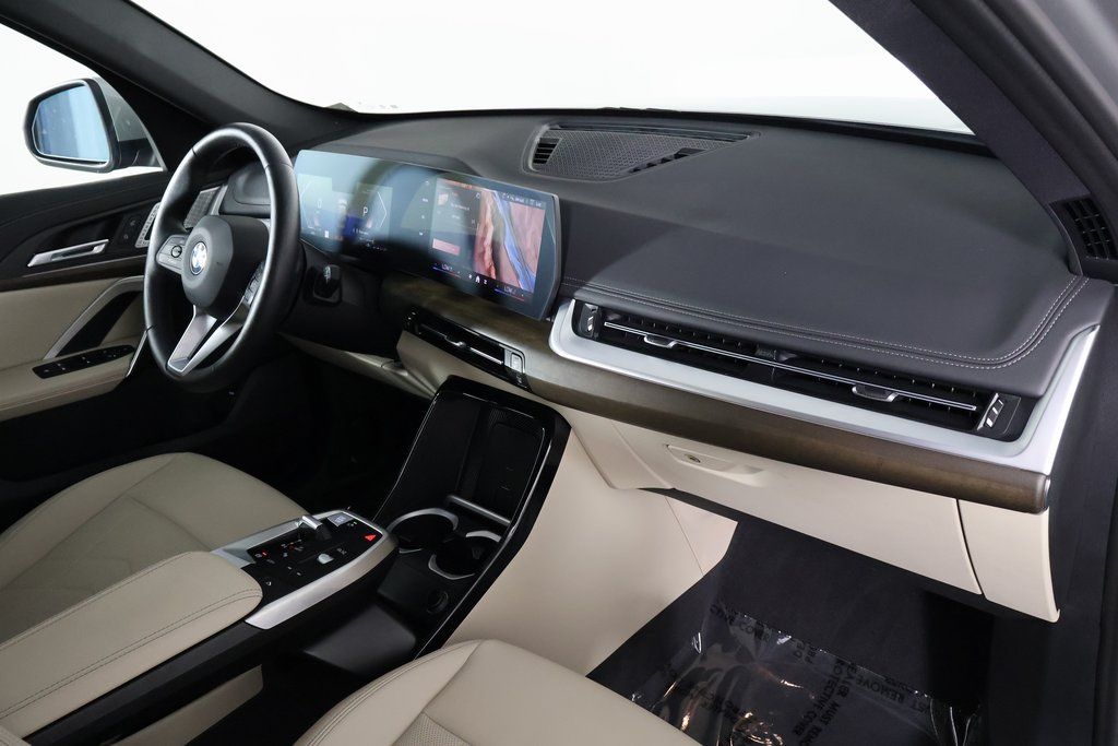 Thumbnail: 2025 BMW X1 - 9