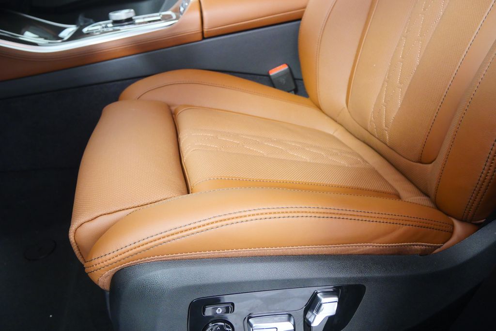 Thumbnail: 2026 BMW X5 - 9