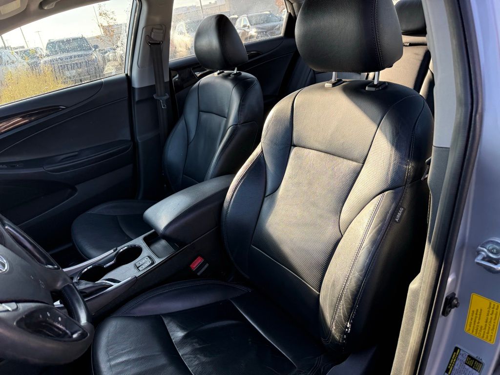 Thumbnail: 2013 Hyundai Sonata - 8