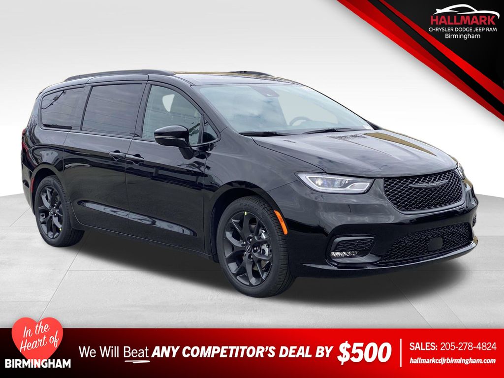 2026 Chrysler Pacifica Select's photo