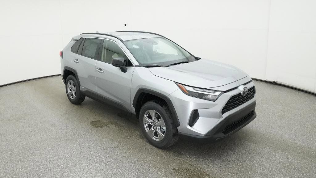 2025 Toyota RAV4 LE 19