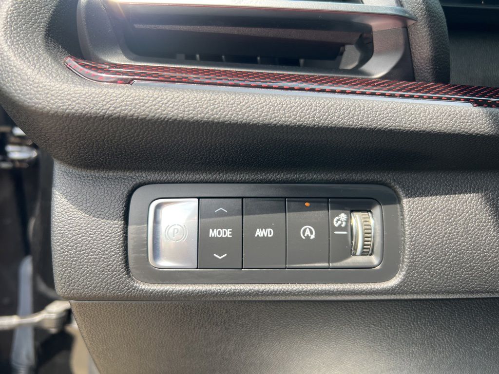 Used 2024 Chevrolet Traverse SUV