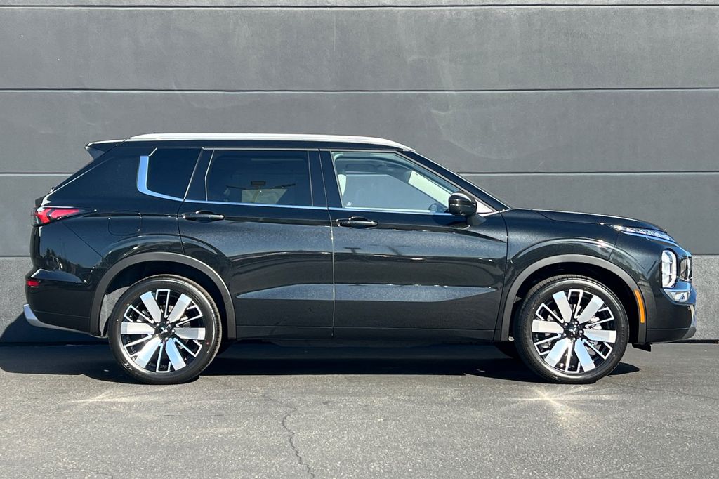 2026 Mitsubishi Outlander SEL - Photo 4