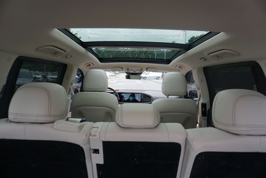Thumbnail: 2023 Mercedes-Benz GLS - 20