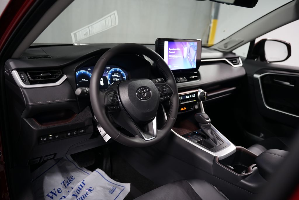 Thumbnail: 2025 Toyota RAV4 - 11
