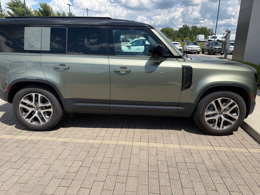 Certified Used 2020  Land Rover HSE image 5