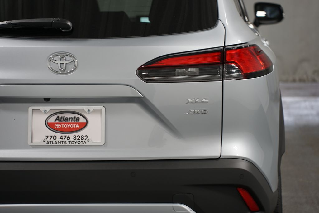 2025 Toyota Corolla Cross XLE 10