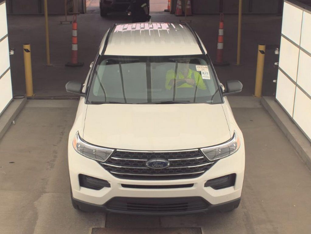 Used 2023 White Ford XLT image 3