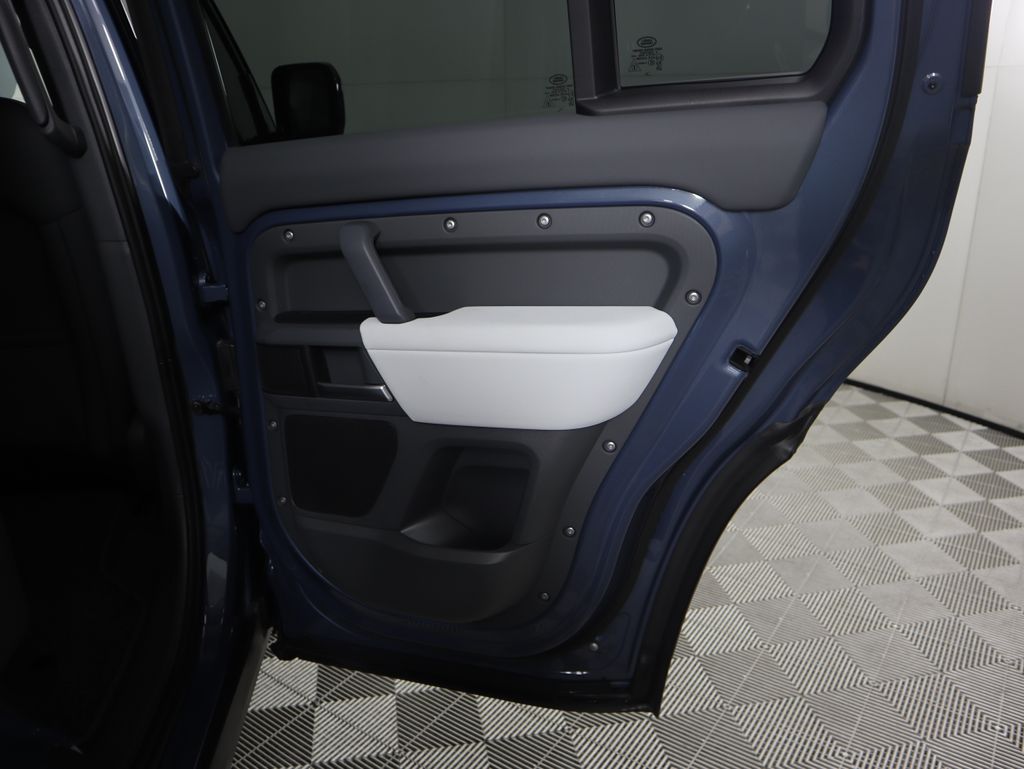 Thumbnail: 2025 Land Rover Defender - 28