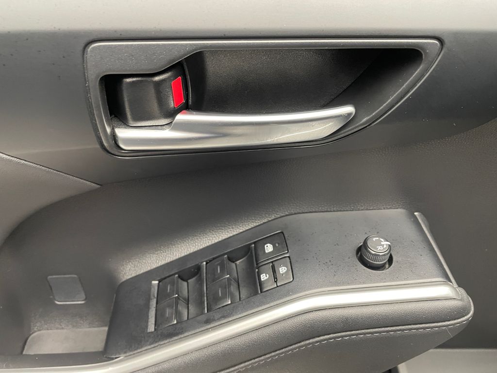 Thumbnail: 2023 Toyota Highlander - 10