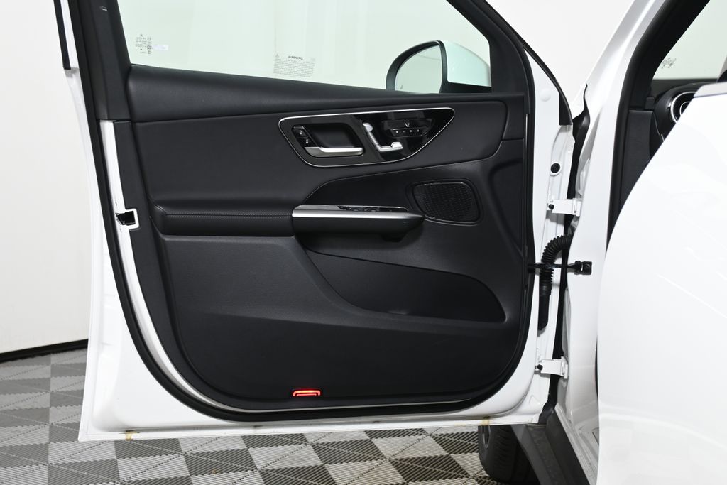 Thumbnail: 2025 Mercedes-Benz GLC - 27