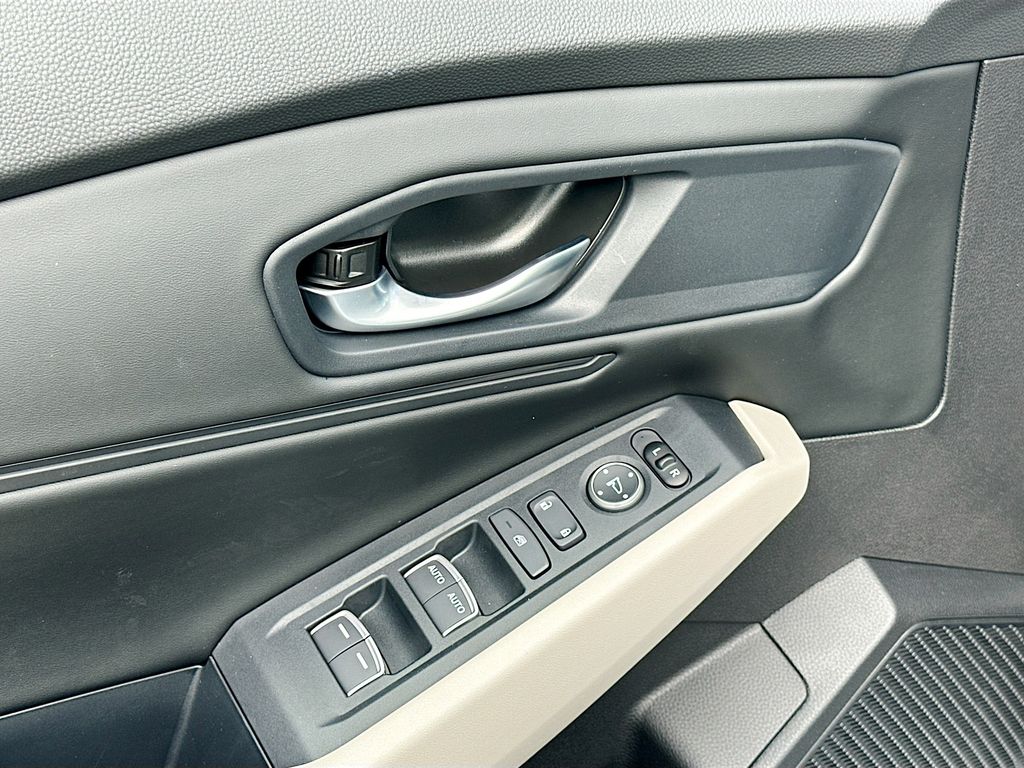 Thumbnail: 2025 Honda Accord - 19