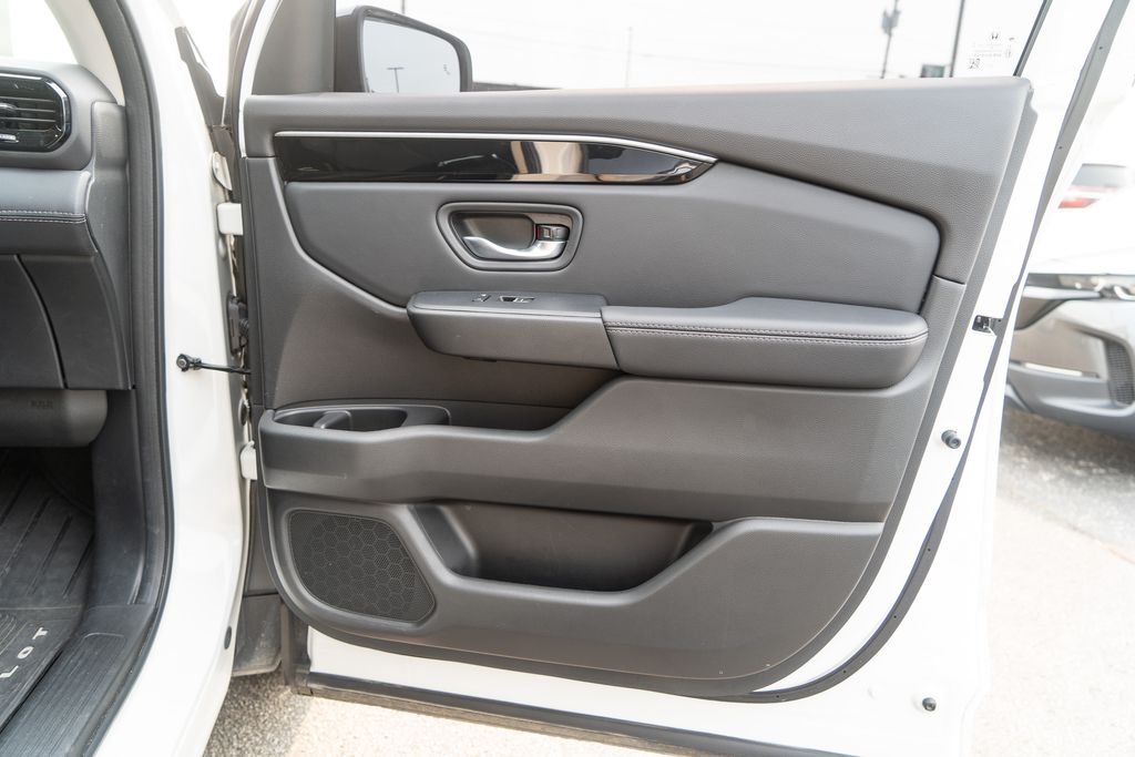 2024 Platinum White Pearl Honda Pilot Touring AWD SUV