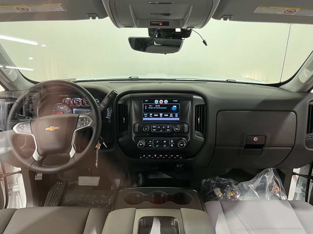 2025 Chevrolet Silverado 5500HD 