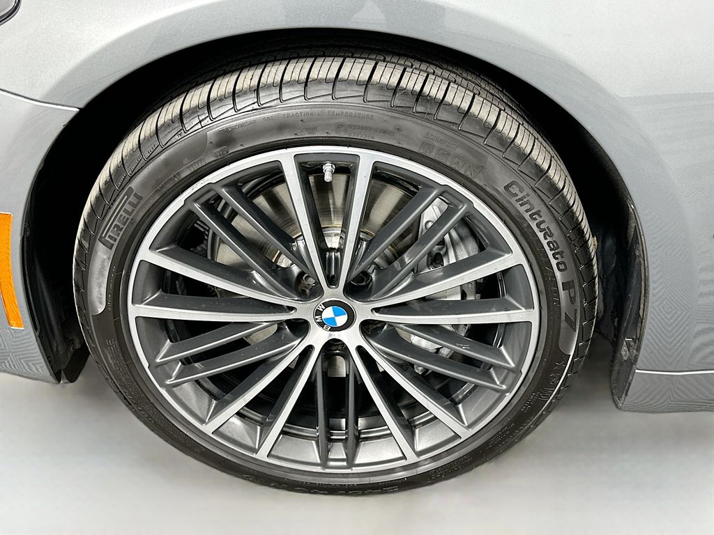 Thumbnail: 2023 BMW 5 Series - 32