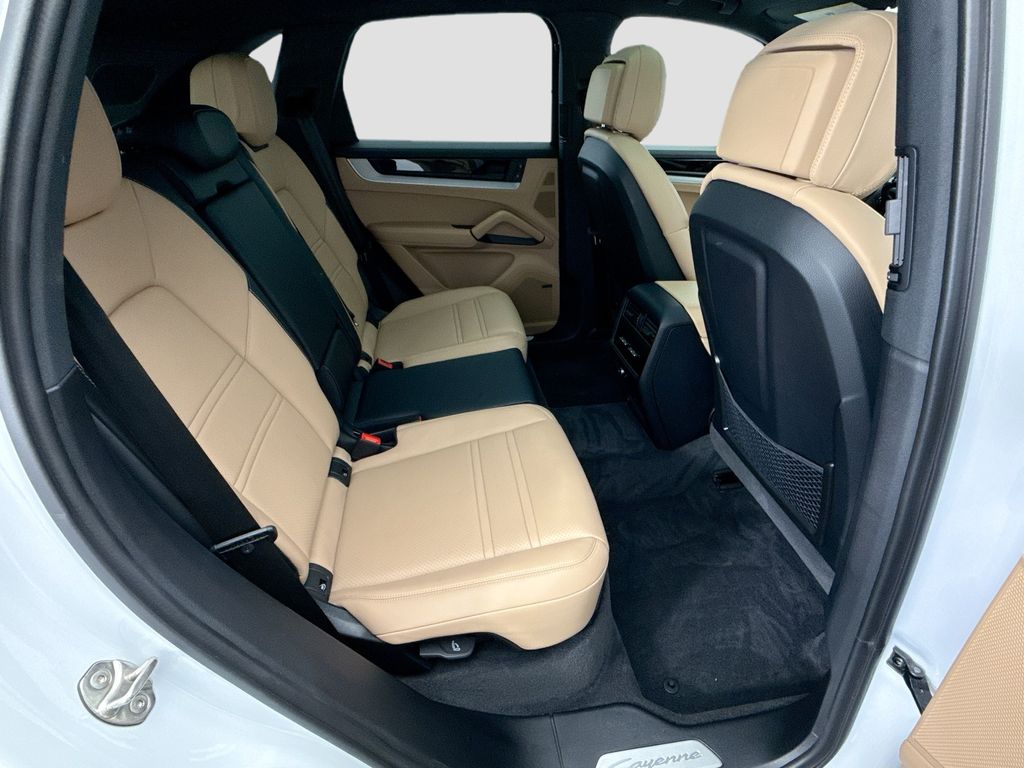 Thumbnail: 2025 Porsche Cayenne - 23