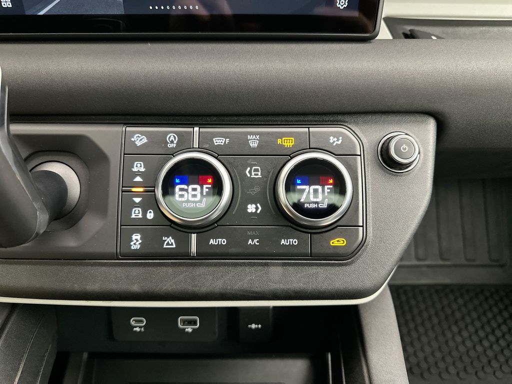 Thumbnail: 2021 Land Rover Defender - 13