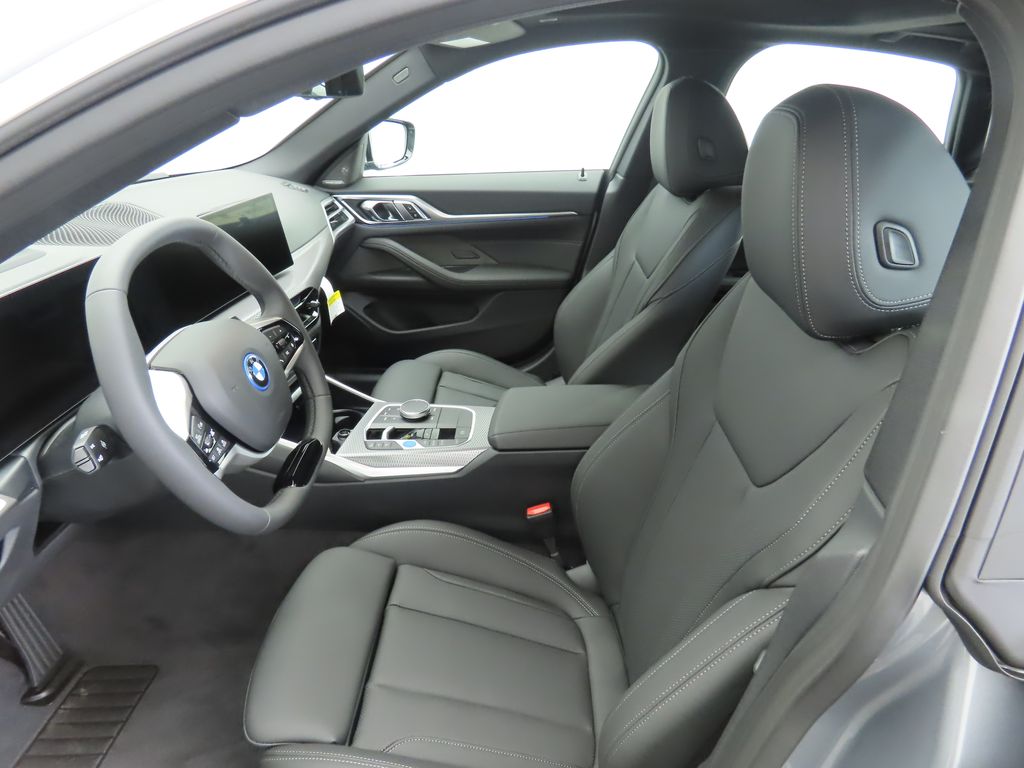 Thumbnail: 2026 BMW i4 - 18