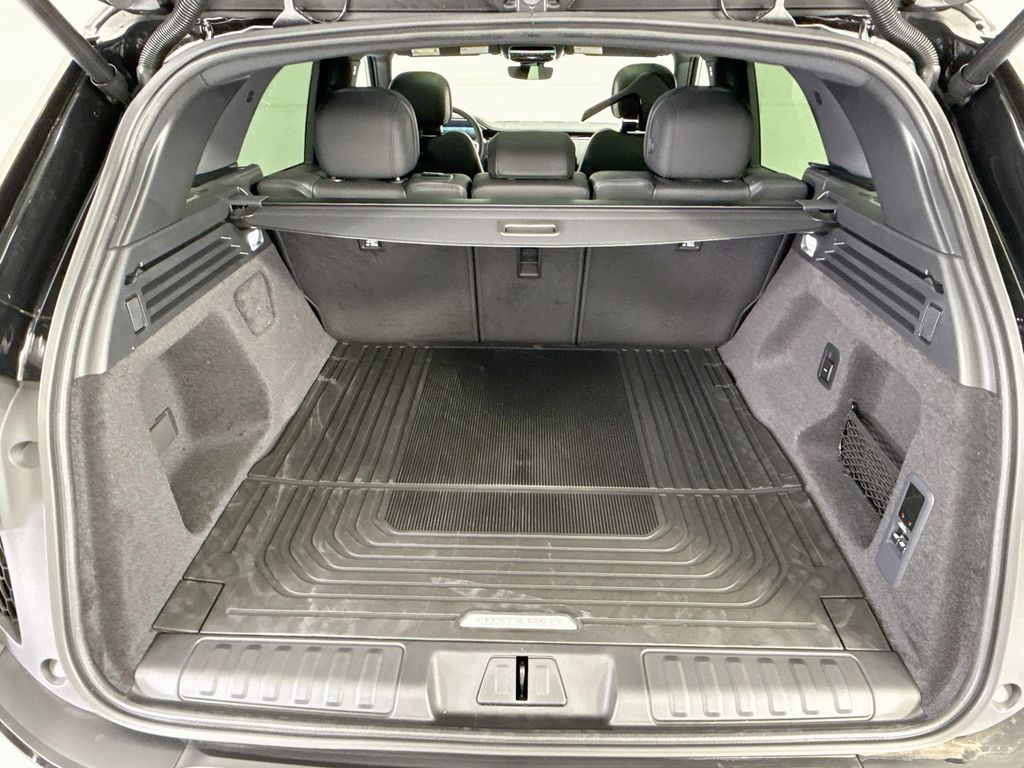 Thumbnail: 2026 Land Rover Range Rover Sport - 28